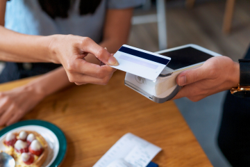 เครื่องรูดบัตร EDC แบบ All-In-One ทางลัดสู่ร้านค้ามืออาชีพ